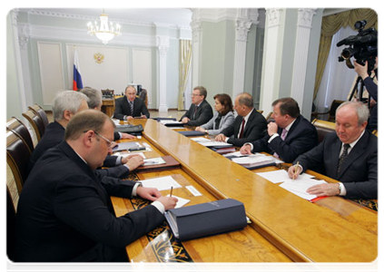 Prime Minister Vladimir Putin at a meeting of the Vnesheconombank Observation Council