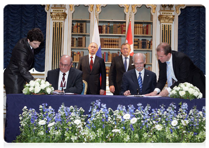 По итогам российско-датских переговоров в присутствии глав правительств двух стран состоялась церемония подписания совместных документов