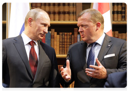 Russian-Danish documents being signed following talks between the two countries’ prime ministers