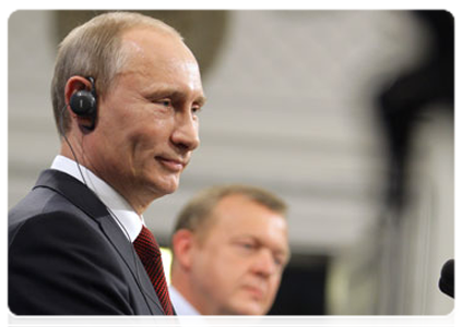 Председатель Правительства России В.В.Путин и Премьер-министр Дании Л.Лекке Расмуссен провели по итогам переговоров совместную пресс-конференцию