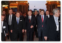 По завершении рабочей программы визита в Данию, накануне вечером, В.В.Путин в сопровождении своего датского коллеги Л.Лекке Расмуссена посетил Парк «Тиволи» - старейший из европейских парков