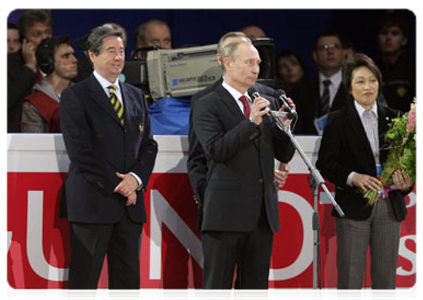 Председатель Правительства Российской Федерации В.В.Путин принял участие в церемонии открытия чемпионата мира по фигурному катанию в Москве
