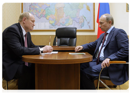 Prime Minister Vladimir Putin at a meeting with Penza Region Governor Vasily Bochkaryov