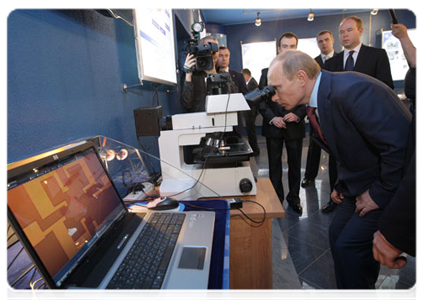 Prime Minister Vladimir Putin visited the Research Institute of Physical Measurements, where, among other things, he viewed an exhibition at the company history museum