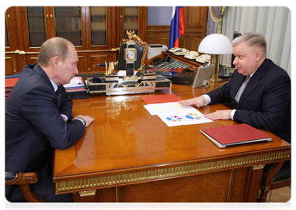 Prime Minister Vladimir Putin at a meeting with Konstantin Romodanovsky, director of the Federal Migration Service