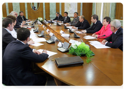 Prime Minister Vladimir Putin meeting with representatives of the Russian Popular Front