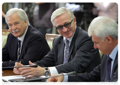 State Duma Speaker Boris Gryzlov and Alexander Shokhin, President of the Russian Union of Industrialists and Entrepreneurs, at a meeting with representatives of the Russian Popular Front