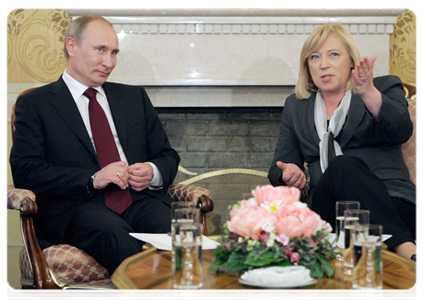 Prime Minister Vladimir Putin holds talks with Slovak Prime Minister Iveta Radicova