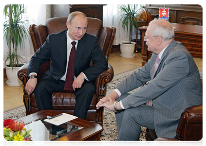 Prime Minister Vladimir Putin meets with Slovak President Ivan Gasparovic
