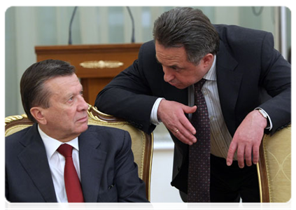 First Deputy Prime Minister Viktor Zubkov and Vitaly Mutko, Minister of Sports, Tourism and Youth Policy, participating in the Government Presidium meeting