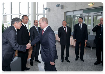 Председатель Правительства Российской Федерации В.В.Путин и Премьер-министр Киргизской Республики А.Ш.Атамбаев