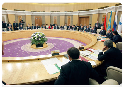 Prime Minister Putin addressing a meeting of the Interstate EurAsEC Council (the governing body of the Customs Union) held at the level of heads of government