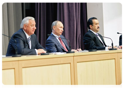 Vladimir Putin with his Belarusian and Kazakhstani counterparts during a news conference following the meetings of the EurAsEC Interstate Council and the Supreme Body of the Customs Union