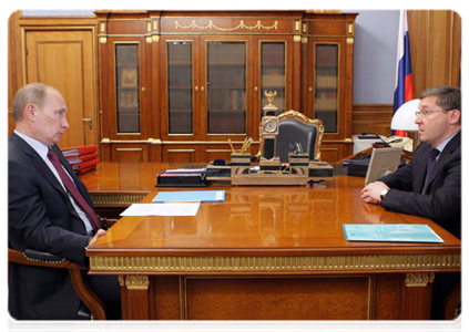 Председатель Правительства Российской Федерации В.В.Путин провел рабочую встречу с губернатором Тюменской области В.В.Якушевым