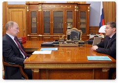 Председатель Правительства Российской Федерации В.В.Путин провел рабочую встречу с губернатором Тюменской области В.В.Якушевым