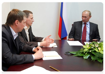 Председатель Правительства Российской Федерации В.В.Путин встретился в Пскове с посетителями общественной приёмной председателя партии «Единая Россия»