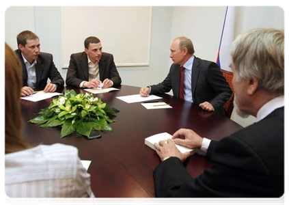 Председатель Правительства Российской Федерации В.В.Путин встретился в Пскове с посетителями общественной приёмной председателя партии «Единая Россия»