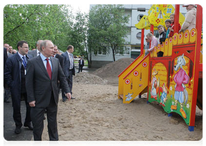 Prime Minister Vladimir Putin inspecting the city’s  courtyards during a working visit to Pskov