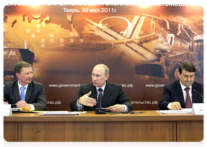 Prime Minister Vladimir Putin at a meeting in Tver on improving the efficiency of road construction and maintenance