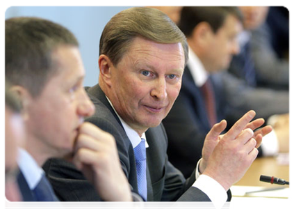 Deputy Prime Minister Sergei Ivanov at a meeting on improving the efficiency of road construction and maintenance