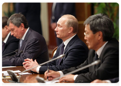 Prime Minister Vladimir Putin meets with Mongolian President Tsakhiagiin Elbegdorj