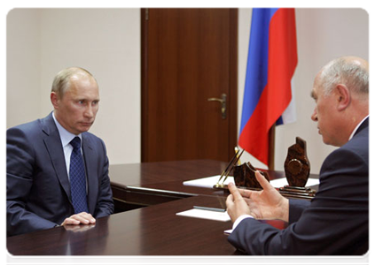 Prime Minister Vladimir Putin meets with Head of the Republic of Mordovia Nikolai Merkushkin