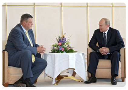 Председатель Правительства Российской Федерации В.В.Путин встретился с исполнительным секретарем Европейской экономической комиссии ООН Яном Кубишем