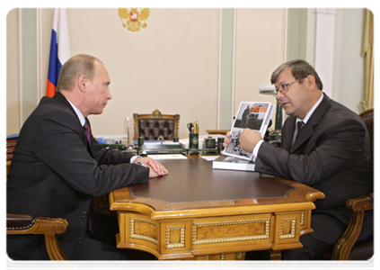 Prime Minister Vladimir Putin at a meeting with Head of the Federal Archive Agency Andrei Artizov