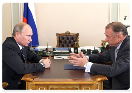Prime Minister Vladimir Putin meets with Sergei Katyrin, the President of Russia’s Chamber of Commerce and Industry