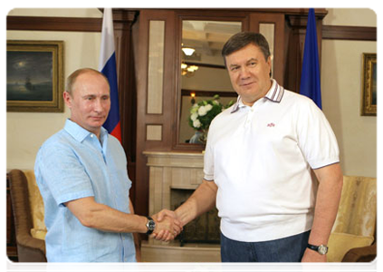 Председатель Правительства России В.В.Путин прибыл в Крым с частным визитом, где встретился с Президентом Украины В.Ф.Януковичем