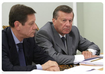 Deputy Prime Minister Alexander Zhukov and First Deputy Prime Minister Viktor Zubkov at a meeting on budget policy and basic budget indices for 2012-2014
