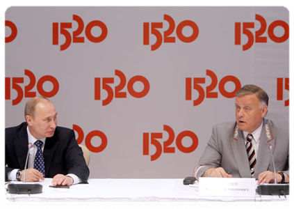 Председатель Правительства Российской Федерации В.В.Путин и президент ОАО «РЖД» В.И.Якунин