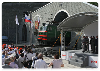 Церемония открытия после реконструкции Большого Новороссийского тоннеля на Северо-Кавказской железной дороге