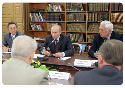 Prime Minister Vladimir Putin meets with members of the presidium of the Transport Workers Union