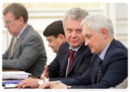 Deputy Prime Minister and Finance Minister Alexei Kudrin, Transport Minister Igor Levitin, Minister of Industry and Trade Viktor Khristenko and Director of the Economics and Finance Department of the Russian government Andrei Belousov at a meeting of Vnesheconombank’s Observation Council