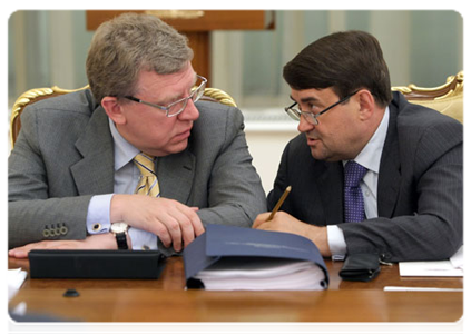 Deputy Prime Minister and Finance Minister Alexei Kudrin and Transport Minister Igor Levitin at a meeting of Vnesheconombank’s Observation Council
