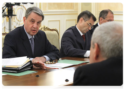 Minister of Culture Alexander Avdeyev and Interior Minister Rashid Nurgaliev at a Government Presidium meeting