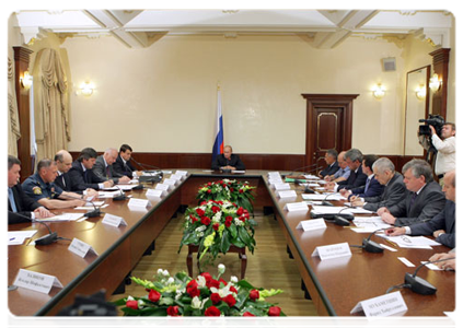 Prime Minister Vladimir Putin leads a meeting in Kazan of the government commission investigating the Bulgaria shipwreck