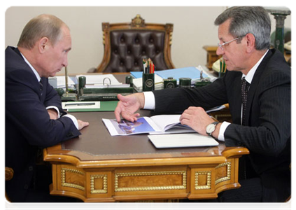 Prime Minister Vladimir Putin at a meeting with Astrakhan Region Governor Alexander Zhilkin