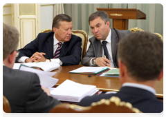 First Deputy Prime Minister Viktor Zubkov and Deputy Prime Minister and Chief of Staff of the Government Executive Office Vyacheslav Volodin at a meeting of the Government Presidium