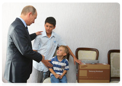 Председатель Правительства Российской Федерации В.В.Путин посетил новый жилой комплекс для военнослужащих «Витязи» в подмосковной Балашихе
