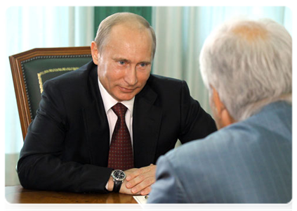 Prime Minister Vladimir Putin meeting with Duma Speaker Boris Gryzlov, who also chairs United Russia’s Supreme Council