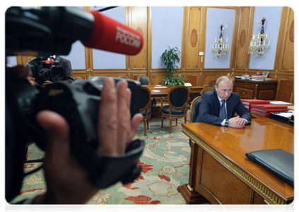 Председатель Правительства Российской Федерации В.В.Путин провёл рабочую встречу с губернатором Иркутской области Д.Ф.Мезенцевым