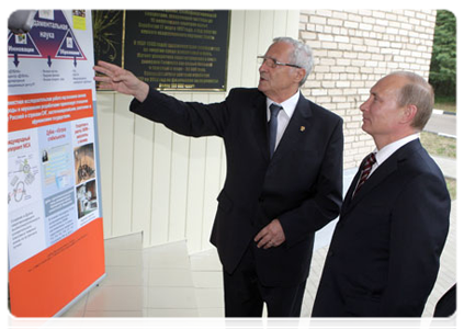 Председатель Правительства Российской Федерации В.В.Путин посетил в Дубне Объединённый институт ядерных исследований