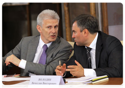 Deputy Prime Minister and Chief of Staff of the Government Executive Office Vyacheslav Volodin and Minister of Education and Science Andrei Fursenko at a session of the Government Commission on High Technology and Innovation in Dubna