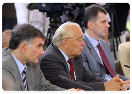 Rector of the MIFI National Research Nuclear University Mikhail Strikhanov, Rector of Moscow State University Viktor Sadovnichy and President of the ONEXIM Group Mikhail Prokhorov