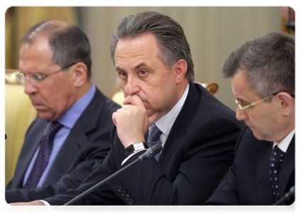 Minister of Foreign Affairs Sergei Lavrov, Minister of Sport, Tourism and Youth Policy Vitaly Mutko, and Minister of Internal Affairs Rashid Nurgaliyev at a Government meeting