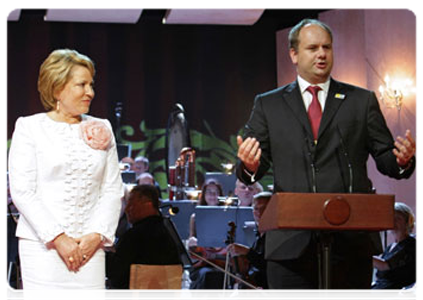 St Petersburg Governor Valentina Matviyenko and Dresden Deputy Mayor Dirk Hilbert at a gala concert of world opera stars devoted to the 50th anniversary of ties between the sister cities of St Petersburg and Dresden