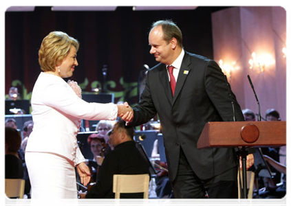 St Petersburg Governor Valentina Matviyenko and Dresden Deputy Mayor Dirk Hilbert at a gala concert of world opera stars devoted to the 50th anniversary of ties between the sister cities of St Petersburg and Dresden