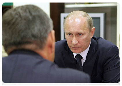Председатель Правительства Российской Федерации В.В.Путин провёл рабочую встречу с губернатором Ленинградской области В.П.Сердюковым